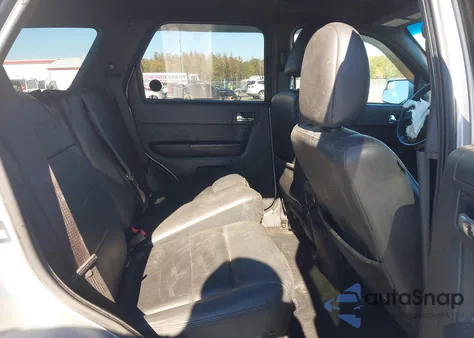 2010 Ford Escape Limited z USA, uszkodzony, nr VIN 1FMCU0EG6AKC93685